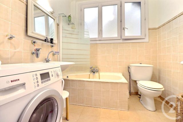 Appartement T2 à vendre - 2 pièces - 44,38 m2 - St Raphael - 83 - PROVENCE-ALPES-COTE-D-AZUR