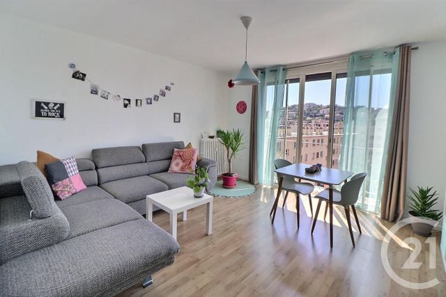 Appartement T3 à vendre - 3 pièces - 60,23 m2 - St Raphael - 83 - PROVENCE-ALPES-COTE-D-AZUR