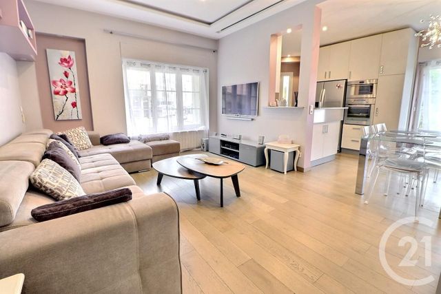 Appartement T4 à vendre - 4 pièces - 100,90 m2 - St Raphael - 83 - PROVENCE-ALPES-COTE-D-AZUR