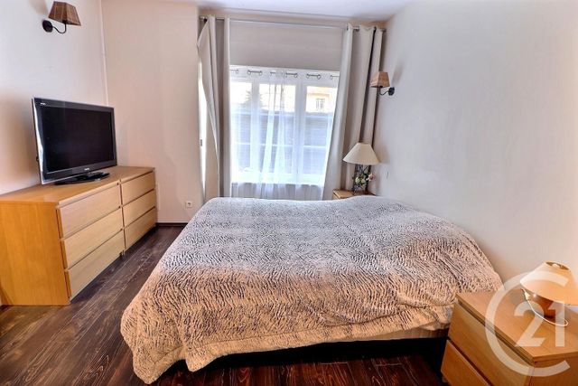 Afficher la photo en grand Appartement T4 à vendre - 4 pièces - 100,90 m2 - St Raphael - 83 - PROVENCE-ALPES-COTE-D-AZUR