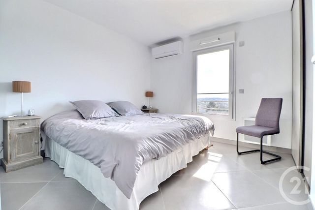 Appartement T3 à vendre - 3 pièces - 75,78 m2 - Frejus - 83 - PROVENCE-ALPES-COTE-D-AZUR