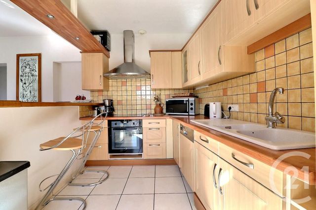 Afficher la photo en grand Appartement T4 à vendre - 4 pièces - 78,73 m2 - St Raphael - 83 - PROVENCE-ALPES-COTE-D-AZUR
