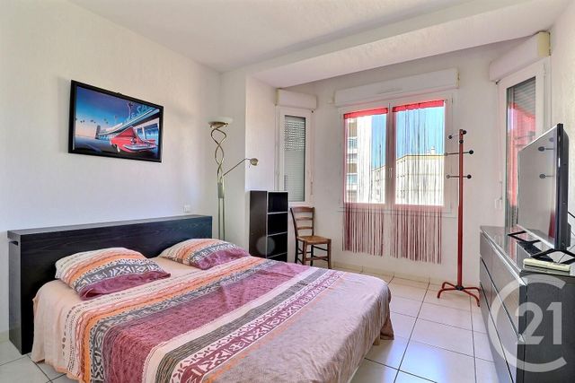 Afficher la photo en grand Appartement T4 à vendre - 4 pièces - 78,73 m2 - St Raphael - 83 - PROVENCE-ALPES-COTE-D-AZUR