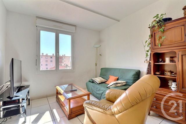 Afficher la photo en grand Appartement T4 à vendre - 4 pièces - 78,73 m2 - St Raphael - 83 - PROVENCE-ALPES-COTE-D-AZUR