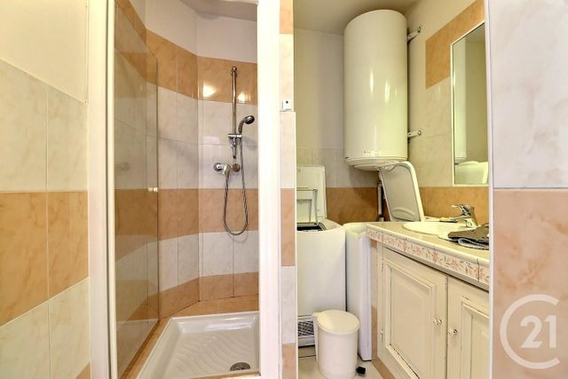 Afficher la photo en grand Appartement T4 à vendre - 4 pièces - 78,73 m2 - St Raphael - 83 - PROVENCE-ALPES-COTE-D-AZUR