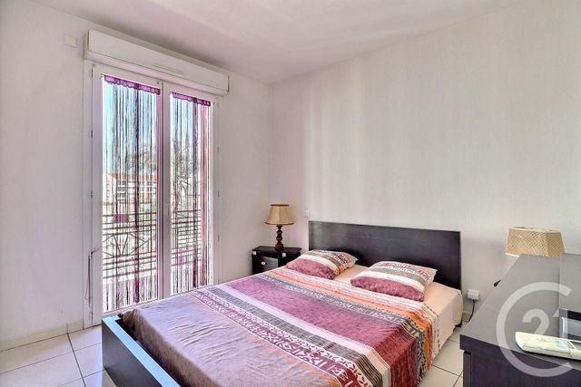 Afficher la photo en grand Appartement T4 à vendre - 4 pièces - 78,73 m2 - St Raphael - 83 - PROVENCE-ALPES-COTE-D-AZUR