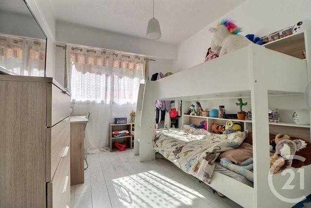 Appartement T3 à vendre - 3 pièces - 76,53 m2 - St Raphael - 83 - PROVENCE-ALPES-COTE-D-AZUR