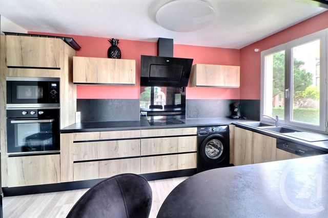 Appartement F3 à vendre - 3 pièces - 65 m2 - Frejus - 83 - PROVENCE-ALPES-COTE-D-AZUR