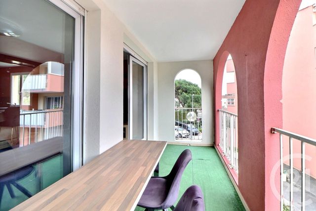 Appartement F3 à vendre - 3 pièces - 65 m2 - Frejus - 83 - PROVENCE-ALPES-COTE-D-AZUR