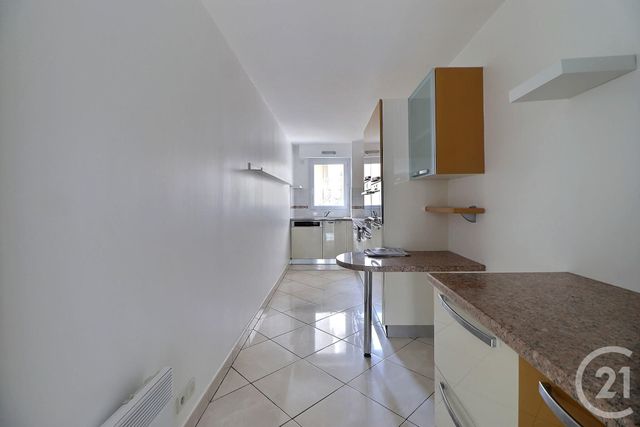 Appartement T3 à vendre - 3 pièces - 75 m2 - St Raphael - 83 - PROVENCE-ALPES-COTE-D-AZUR