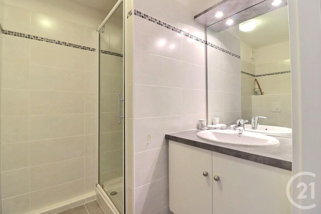 Appartement F4 &agrave; vendre - 4 pi&egrave;ces - 105,69 m2 - St Raphael - 83 - PROVENCE-ALPES-COTE-D-AZUR