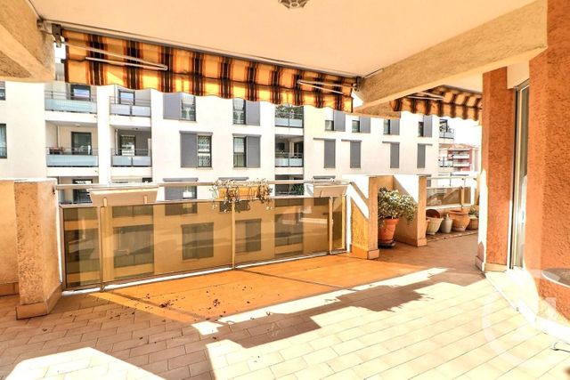 Appartement F3 bis à vendre - 4 pièces - 85,99 m2 - St Raphael - 83 - PROVENCE-ALPES-COTE-D-AZUR
