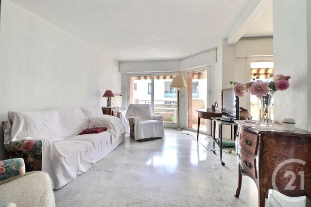 Appartement F3 bis à vendre - 4 pièces - 85,99 m2 - St Raphael - 83 - PROVENCE-ALPES-COTE-D-AZUR