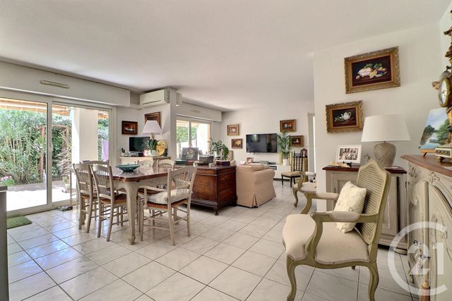Appartement T4 à vendre - 4 pièces - 104,53 m2 - St Raphael - 83 - PROVENCE-ALPES-COTE-D-AZUR