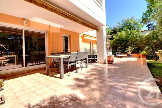 Appartement T4 à vendre - 4 pièces - 104,53 m2 - St Raphael - 83 - PROVENCE-ALPES-COTE-D-AZUR