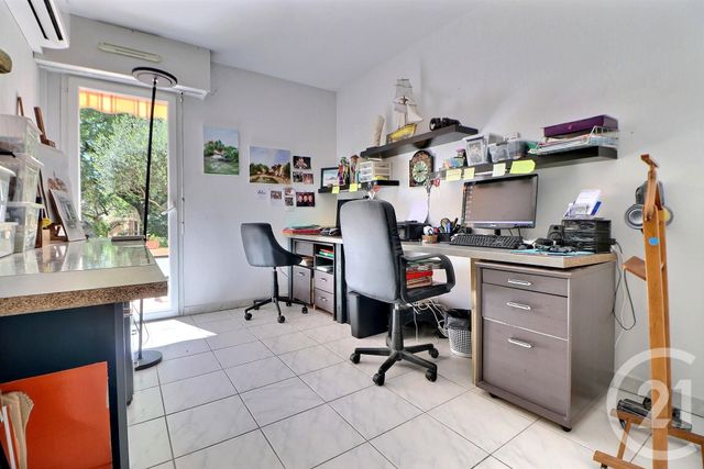 Appartement T4 à vendre - 4 pièces - 104,53 m2 - St Raphael - 83 - PROVENCE-ALPES-COTE-D-AZUR