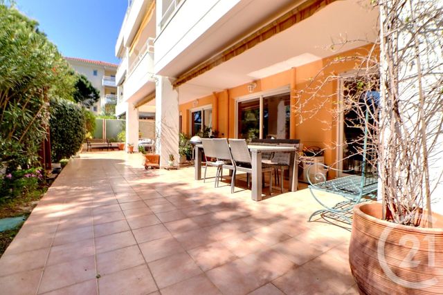 Appartement T4 à vendre - 4 pièces - 104,53 m2 - St Raphael - 83 - PROVENCE-ALPES-COTE-D-AZUR