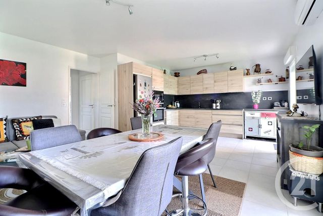 Appartement T2 à vendre - 2 pièces - 53 m2 - St Raphael - 83 - PROVENCE-ALPES-COTE-D-AZUR
