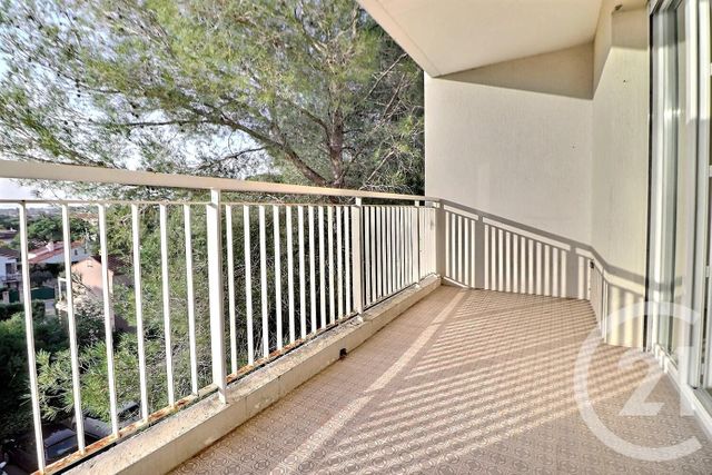 Appartement T3 à vendre - 3 pièces - 61,30 m2 - St Raphael - 83 - PROVENCE-ALPES-COTE-D-AZUR