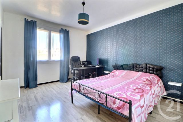 Appartement T4 à vendre - 4 pièces - 98,68 m2 - St Raphael - 83 - PROVENCE-ALPES-COTE-D-AZUR