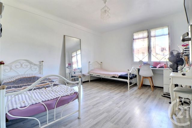 Appartement T4 à vendre - 4 pièces - 98,68 m2 - St Raphael - 83 - PROVENCE-ALPES-COTE-D-AZUR