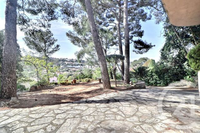 Maison à vendre - 5 pièces - 130 m2 - St Raphael - 83 - PROVENCE-ALPES-COTE-D-AZUR
