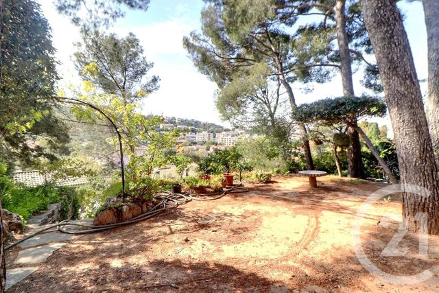 Maison à vendre - 5 pièces - 130 m2 - St Raphael - 83 - PROVENCE-ALPES-COTE-D-AZUR