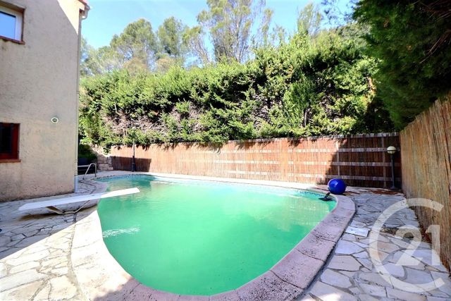 Maison à vendre - 5 pièces - 130 m2 - St Raphael - 83 - PROVENCE-ALPES-COTE-D-AZUR