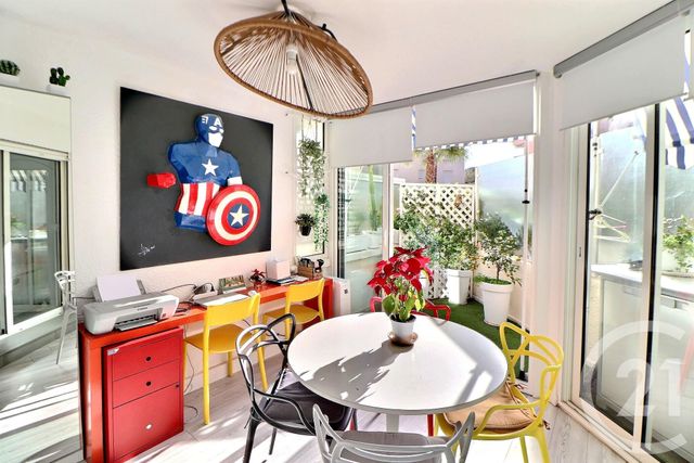 Appartement T3 à vendre - 3 pièces - 60 m2 - St Raphael - 83 - PROVENCE-ALPES-COTE-D-AZUR