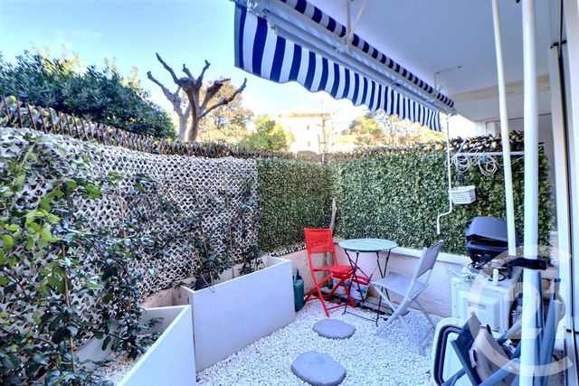 Appartement T3 à vendre - 3 pièces - 60 m2 - St Raphael - 83 - PROVENCE-ALPES-COTE-D-AZUR