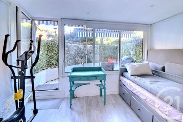 Appartement T3 à vendre - 3 pièces - 60 m2 - St Raphael - 83 - PROVENCE-ALPES-COTE-D-AZUR