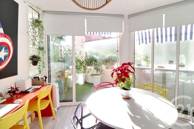 Appartement T3 à vendre - 3 pièces - 60 m2 - St Raphael - 83 - PROVENCE-ALPES-COTE-D-AZUR