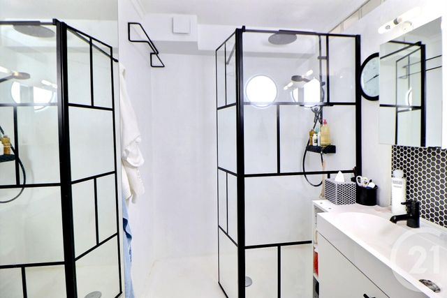 Appartement T3 à vendre - 3 pièces - 60 m2 - St Raphael - 83 - PROVENCE-ALPES-COTE-D-AZUR