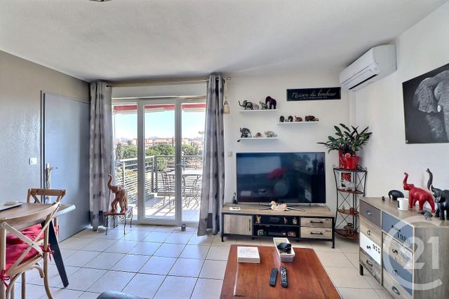 Appartement T2 à vendre - 2 pièces - 43 m2 - Frejus - 83 - PROVENCE-ALPES-COTE-D-AZUR
