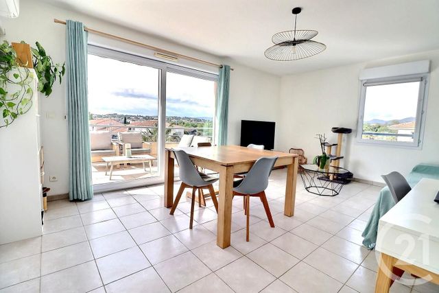 Appartement T3 à vendre - 3 pièces - 61,25 m2 - Frejus - 83 - PROVENCE-ALPES-COTE-D-AZUR