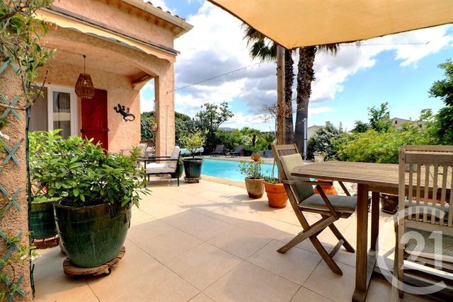 Afficher la photo en grand Maison à vendre - 5 pièces - 132 m2 - Frejus - 83 - PROVENCE-ALPES-COTE-D-AZUR