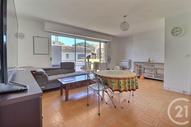 Appartement T3 à vendre - 3 pièces - 67,91 m2 - Frejus - 83 - PROVENCE-ALPES-COTE-D-AZUR