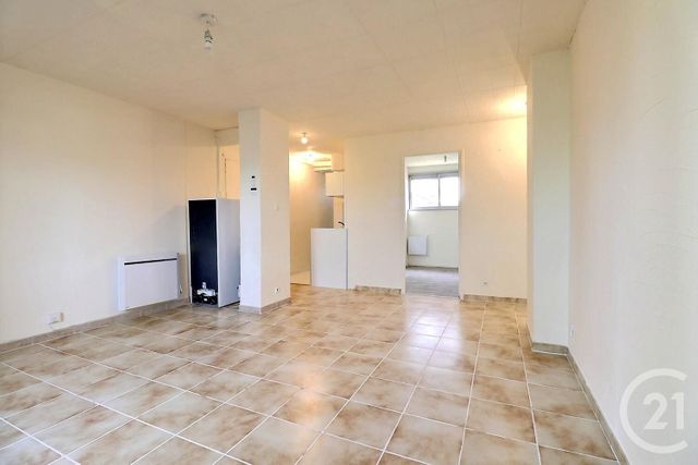 Appartement T4 à vendre - 4 pièces - 63 m2 - St Raphael - 83 - PROVENCE-ALPES-COTE-D-AZUR