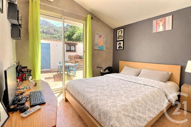 Maison &agrave; vendre - 4 pi&egrave;ces - 90 m2 - Roquebrune Sur Argens - 83 - PROVENCE-ALPES-COTE-D-AZUR