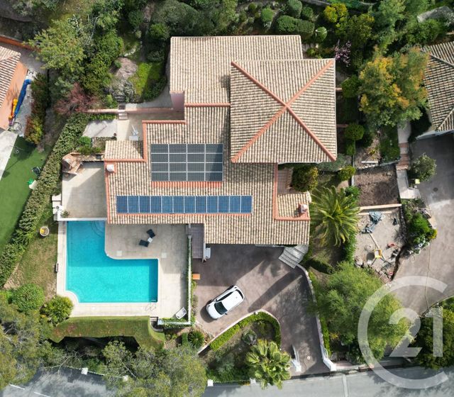 Maison à vendre - 8 pièces - 249 m2 - Frejus - 83 - PROVENCE-ALPES-COTE-D-AZUR