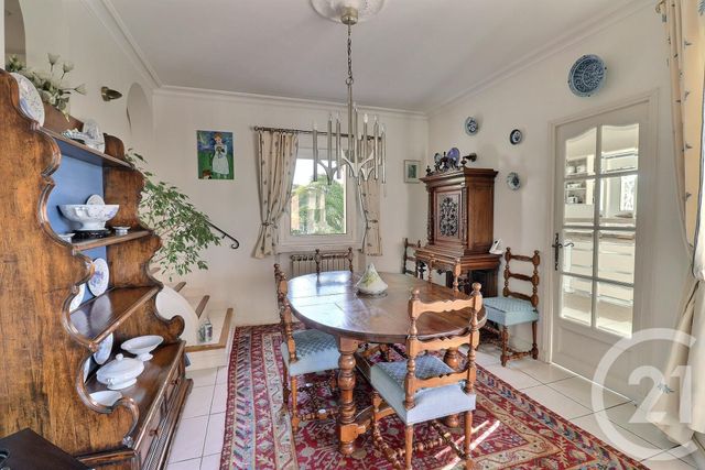 Maison à vendre - 8 pièces - 249 m2 - Frejus - 83 - PROVENCE-ALPES-COTE-D-AZUR