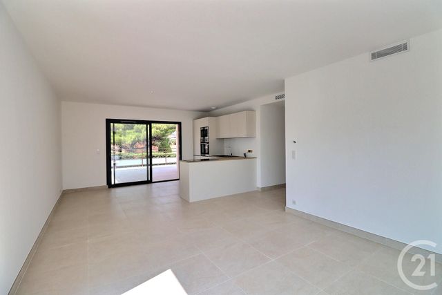 Appartement T4 à vendre - 4 pièces - 98,02 m2 - St Raphael - 83 - PROVENCE-ALPES-COTE-D-AZUR