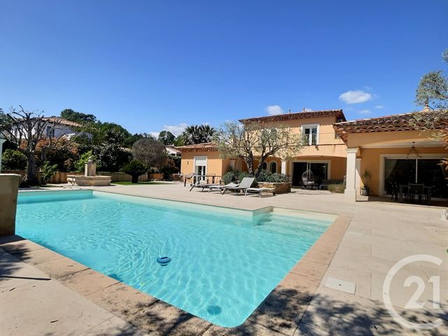 Maison à vendre - 6 pièces - 220 m2 - Roquebrune Sur Argens - 83 - PROVENCE-ALPES-COTE-D-AZUR