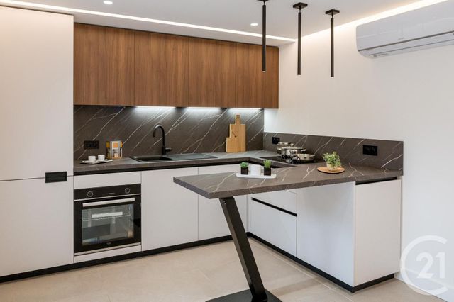 Appartement T2 à vendre - 2 pièces - 38 m2 - St Raphael - 83 - PROVENCE-ALPES-COTE-D-AZUR