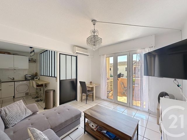 Appartement T3 à vendre - 3 pièces - 49,90 m2 - Frejus - 83 - PROVENCE-ALPES-COTE-D-AZUR