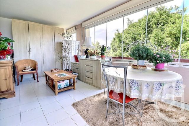 Appartement T2 à vendre - 2 pièces - 64,27 m2 - Roquebrune Sur Argens - 83 - PROVENCE-ALPES-COTE-D-AZUR