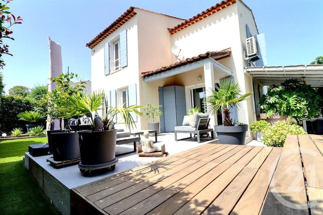 Maison à vendre - 4 pièces - 118 m2 - St Raphael - 83 - PROVENCE-ALPES-COTE-D-AZUR