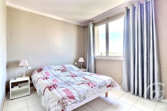 Appartement T3 à vendre - 3 pièces - 64,80 m2 - St Raphael - 83 - PROVENCE-ALPES-COTE-D-AZUR