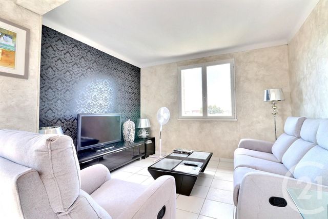 Appartement T3 à vendre - 3 pièces - 64,80 m2 - St Raphael - 83 - PROVENCE-ALPES-COTE-D-AZUR