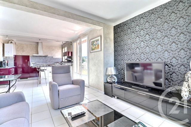 Appartement T3 à vendre - 3 pièces - 64,80 m2 - St Raphael - 83 - PROVENCE-ALPES-COTE-D-AZUR